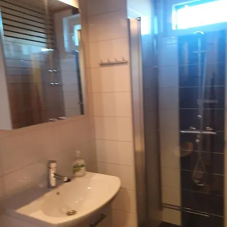 Moderni, Viihtyisae Pikkukaksio Saunalla Apartamento