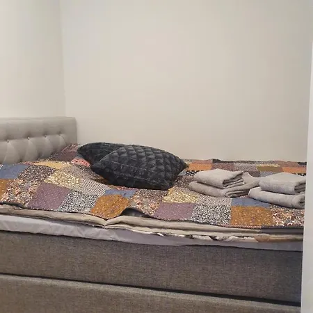 Moderni, Viihtyisae Pikkukaksio Saunalla Apartamento