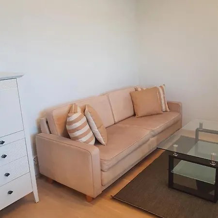 Moderni, Viihtyisae Pikkukaksio Saunalla Пори