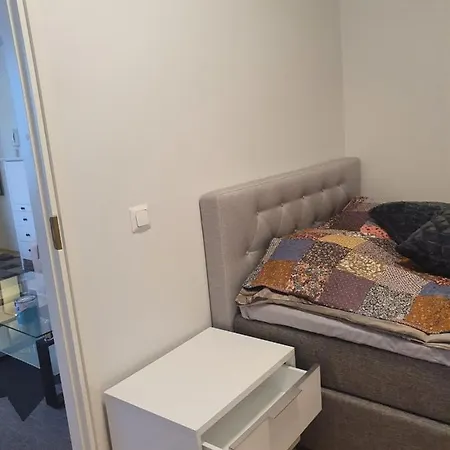 Moderni, Viihtyisae Pikkukaksio Saunalla Apartamento *