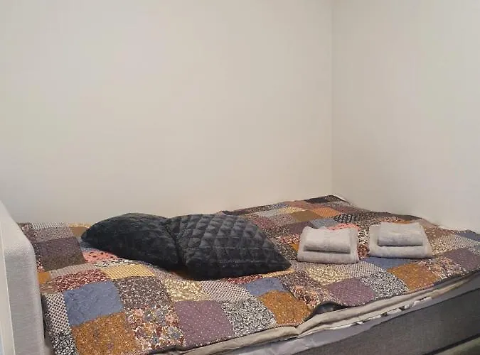 Moderni, Viihtyisae Pikkukaksio Saunalla Πόρι