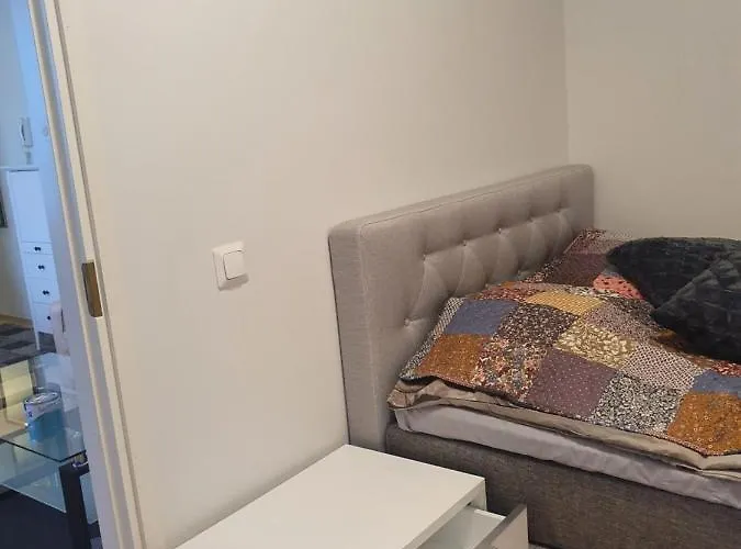 Moderni, Viihtyisae Pikkukaksio Saunalla Διαμέρισμα *